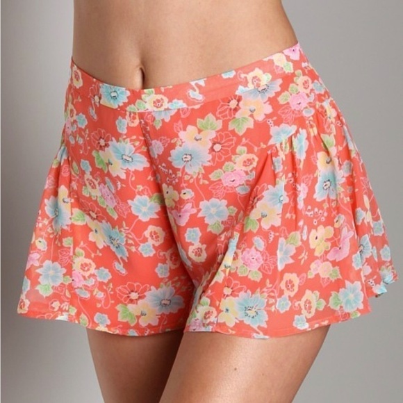 Free People Coral Floral Pleated Mini Shorts Size 10 Flowy Chiffon - Picture 1 of 9